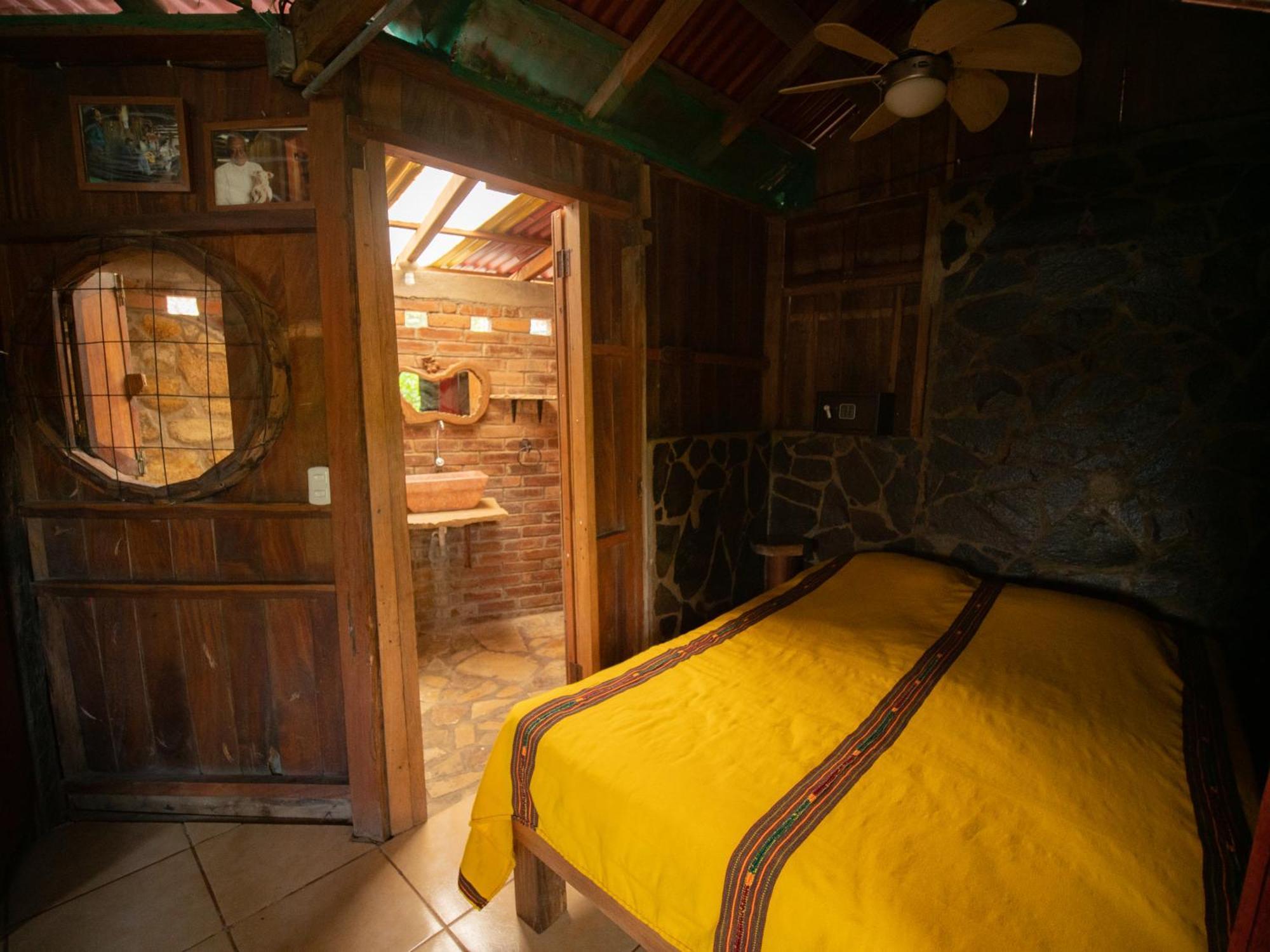 1 Bedroom Cabin, 3 Blocks From Beach And Center Of San Juan 南圣胡安 外观 照片